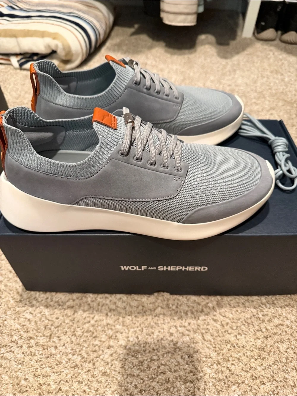 Men’s Grey Wolf & Shepherd Shoes New (in box) w/stretchy/original laces. Size 10